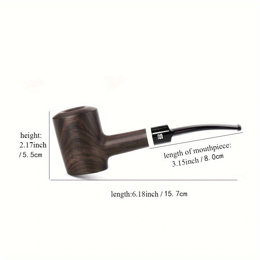 Flatbunnet pipe av tre med mål: 5.5 cm høyde, 15.7 cm lengde og 8 cm munnstykke - Tilbehøret